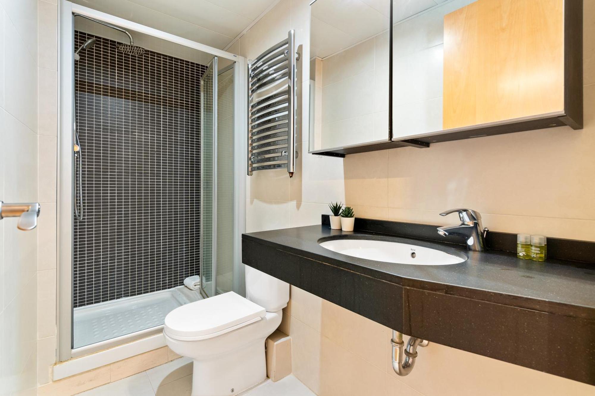 Fridays Flats Bright & Breezy Apartment Barcelona Bagian luar foto