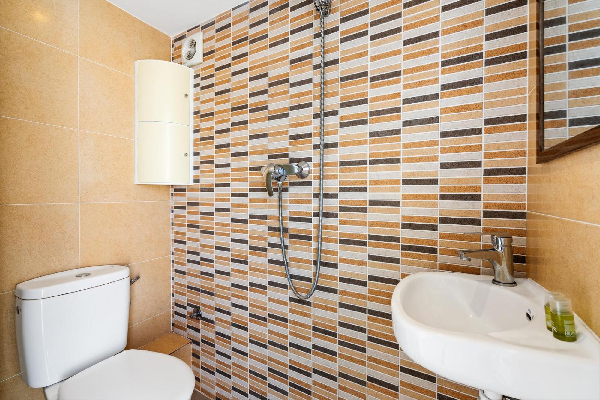 Fridays Flats Bright & Breezy Apartment Barcelona Bagian luar foto