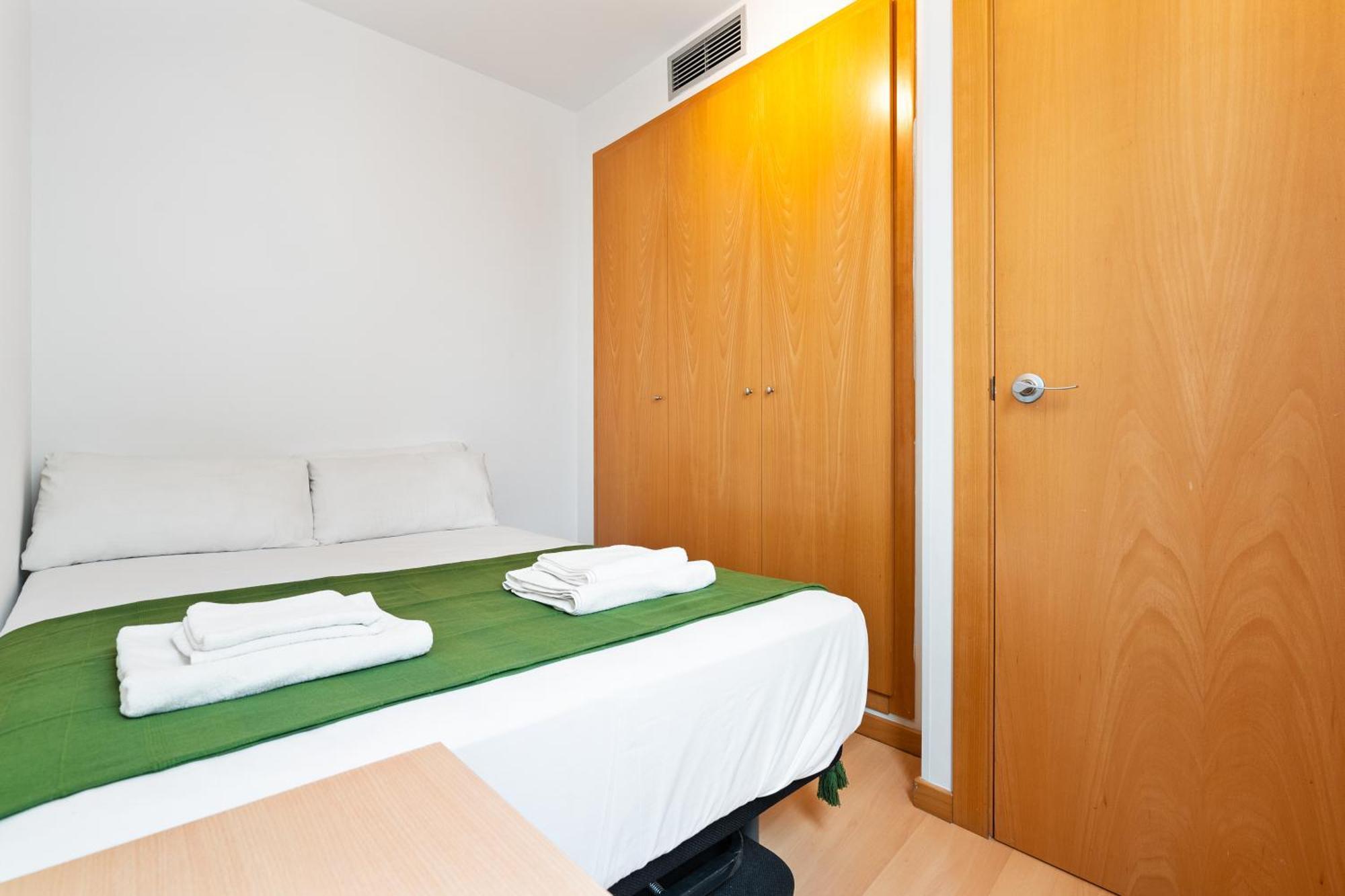 Fridays Flats Bright & Breezy Apartment Barcelona Bagian luar foto