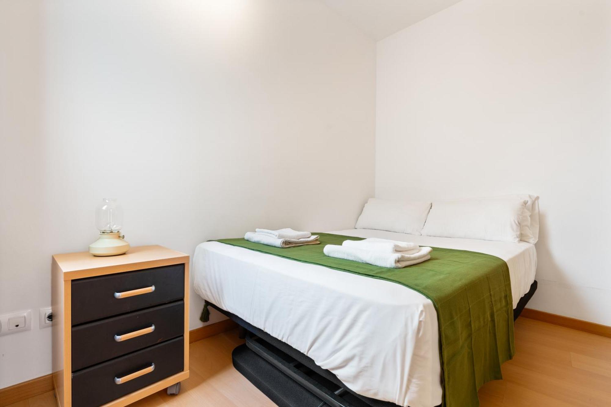 Fridays Flats Bright & Breezy Apartment Barcelona Bagian luar foto